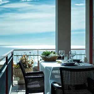 https://appartment-rachel.taorminaitalyhotels.com